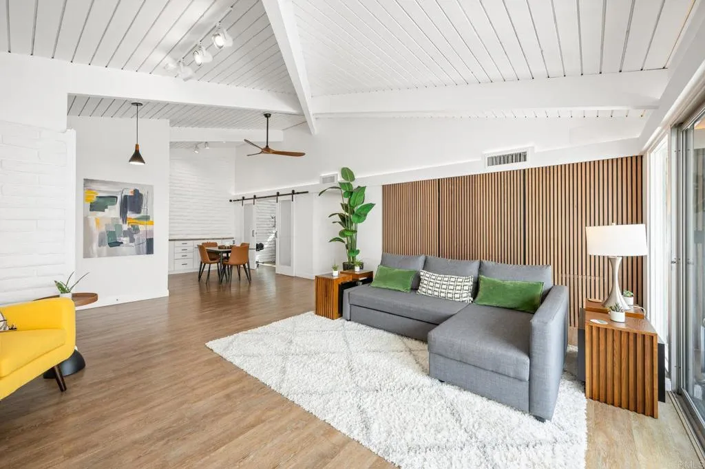 7095 Estrella De Mar Road Unit C