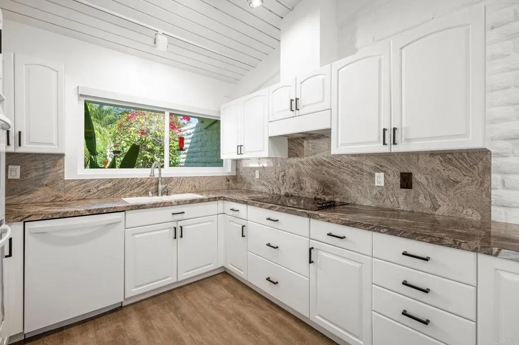 7095 Estrella De Mar Road Unit C