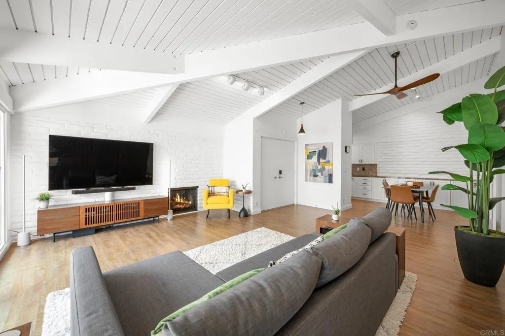 7095 Estrella De Mar Road Unit C