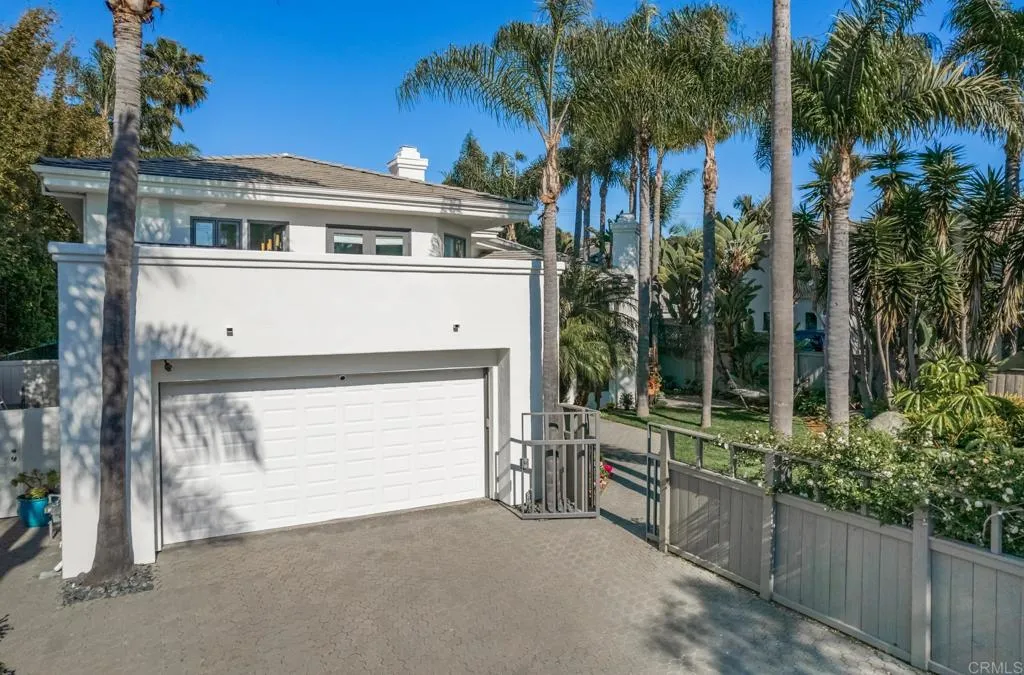 625 Hymettus Avenue