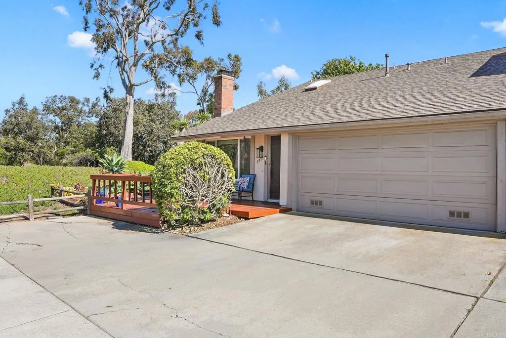 1015 Sandcastle Dr