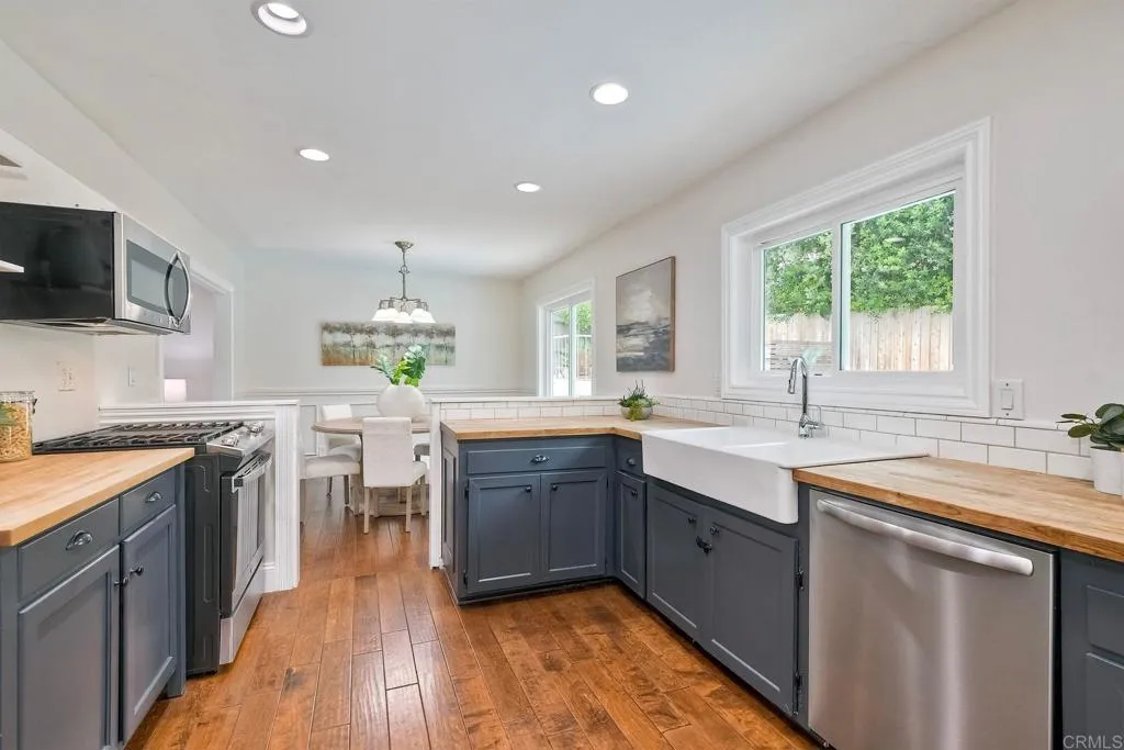 402 Parkwood Lane