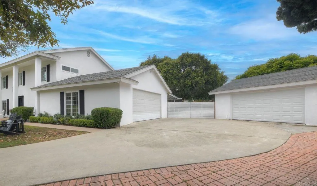 402 Parkwood Lane