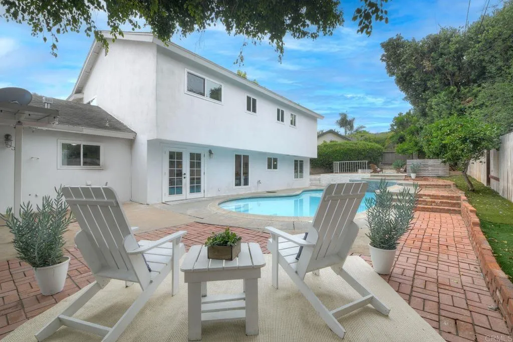 402 Parkwood Lane