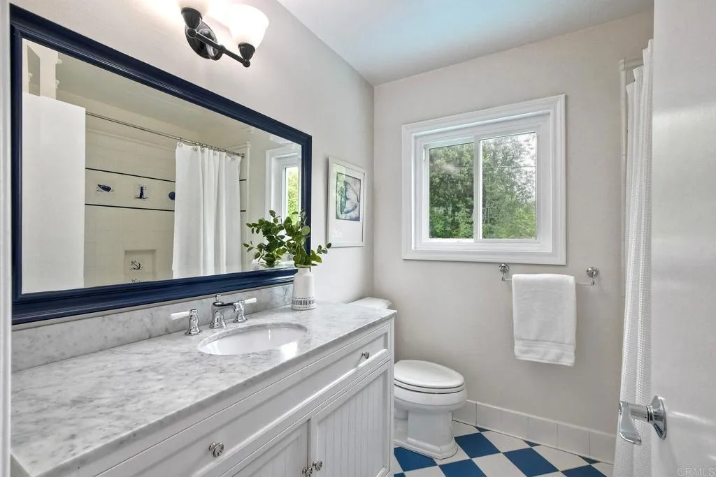 402 Parkwood Lane