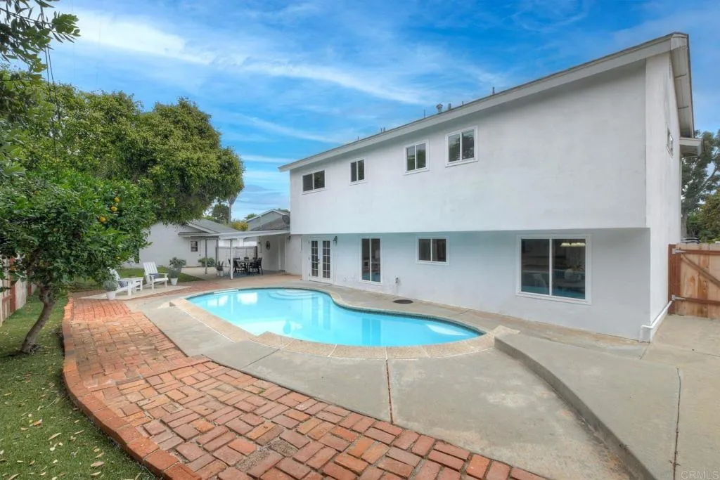 402 Parkwood Lane