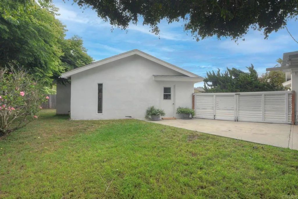 402 Parkwood Lane