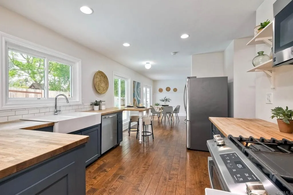 402 Parkwood Lane