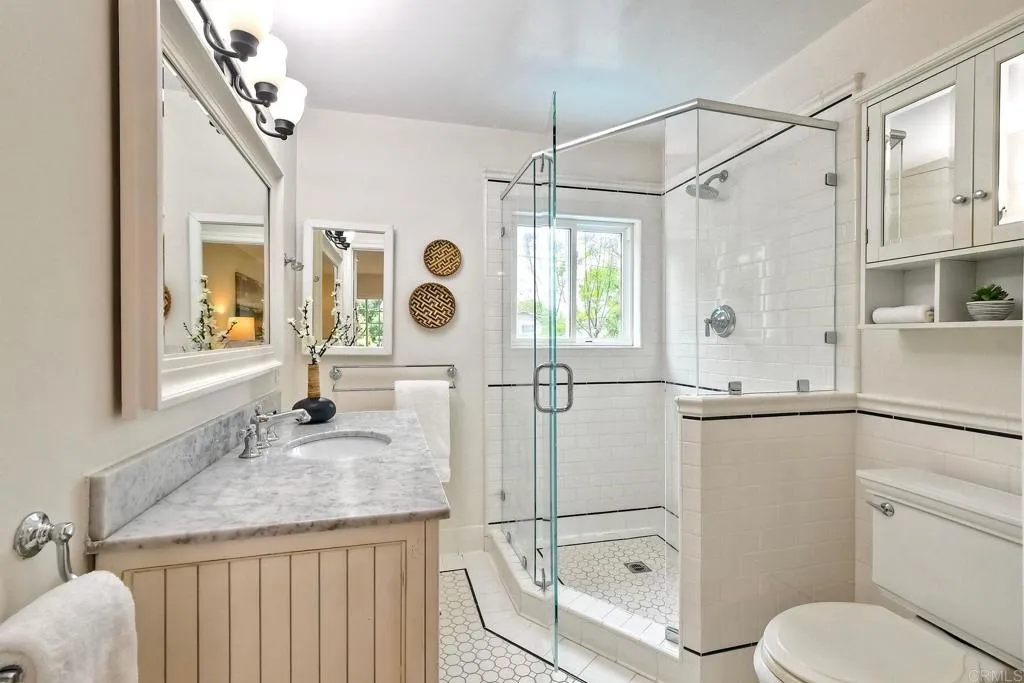 402 Parkwood Lane