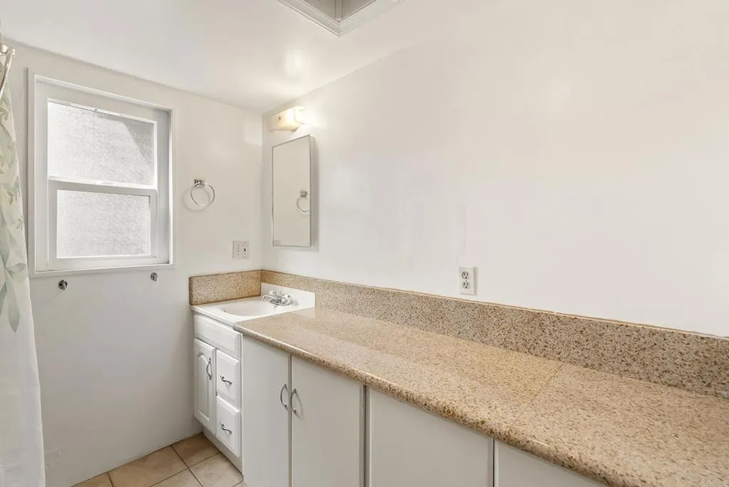 899 Van Horn Rd