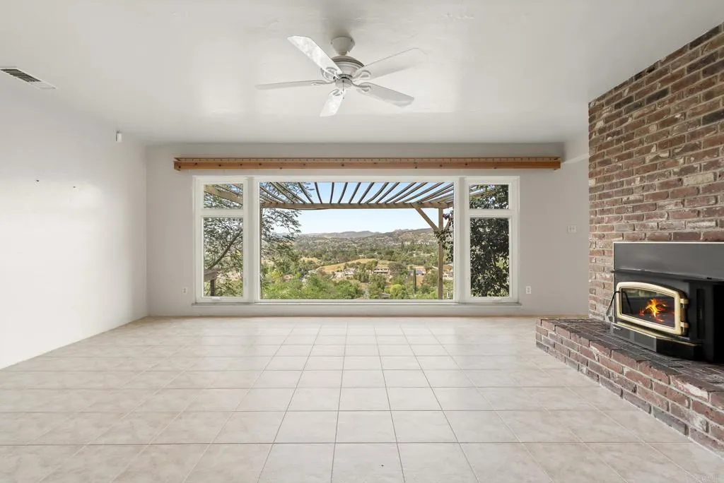 899 Van Horn Rd