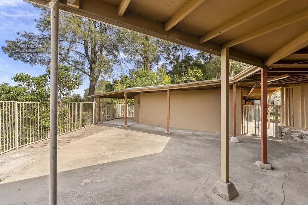899 Van Horn Rd