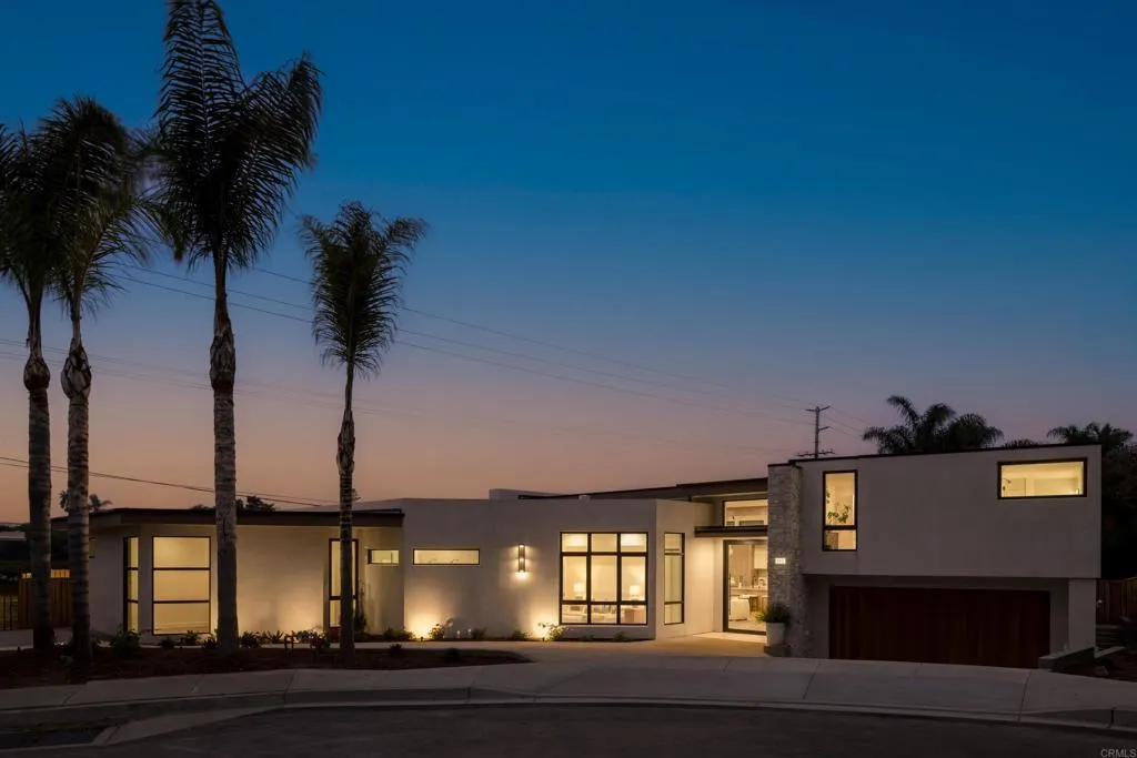601 N Cedros Avenue