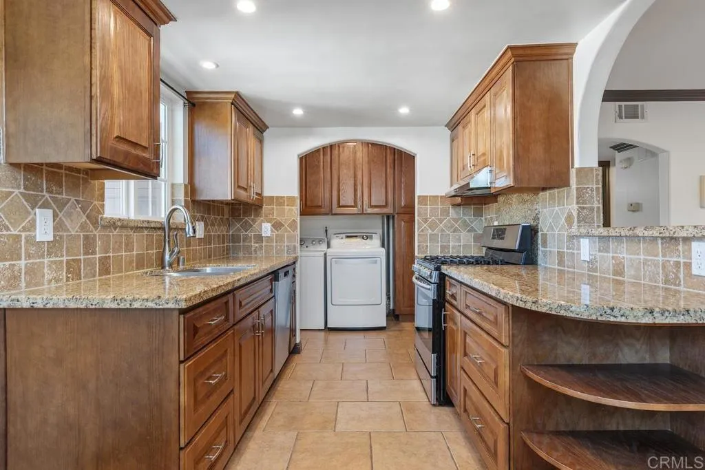 731 Teaberry St