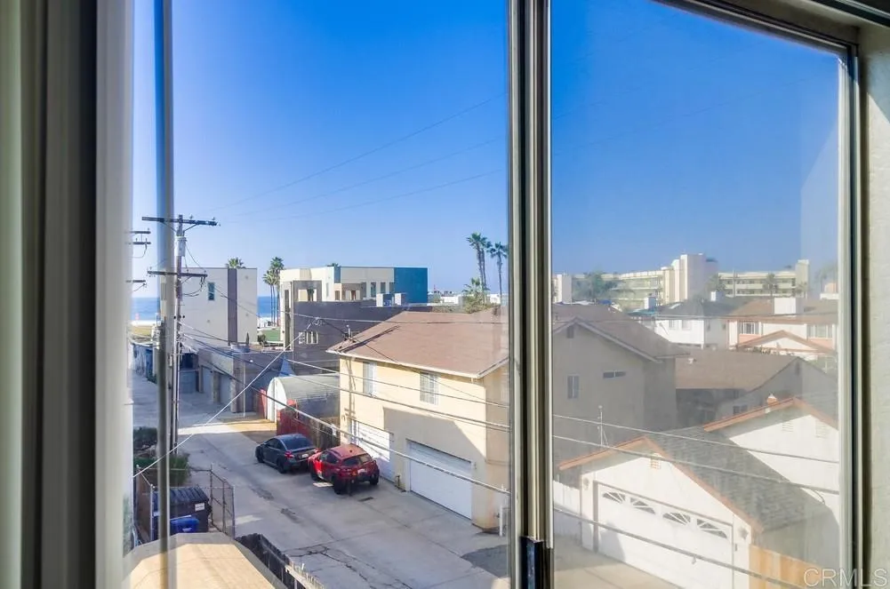 152 Evergreen Ave Unit 4