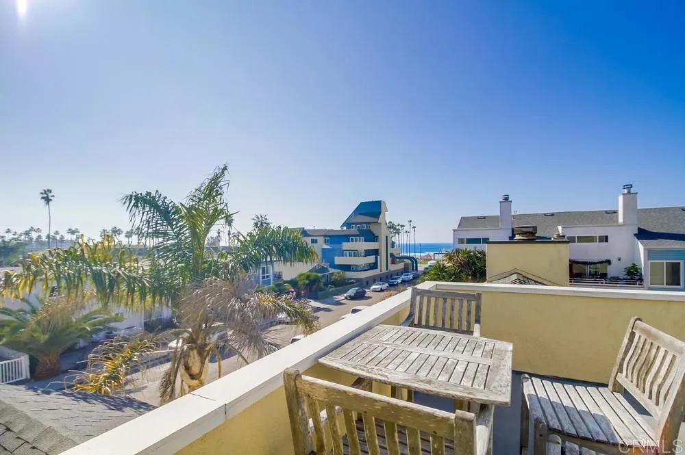 152 Evergreen Ave Unit 4