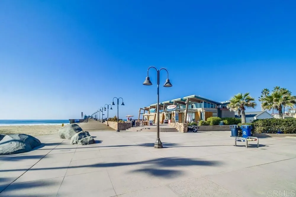 152 Evergreen Ave Unit 4