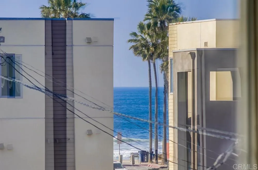 152 Evergreen Ave Unit 4