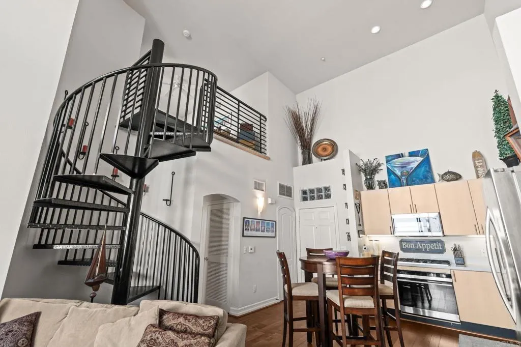 525 11th Avenue Unit 1501