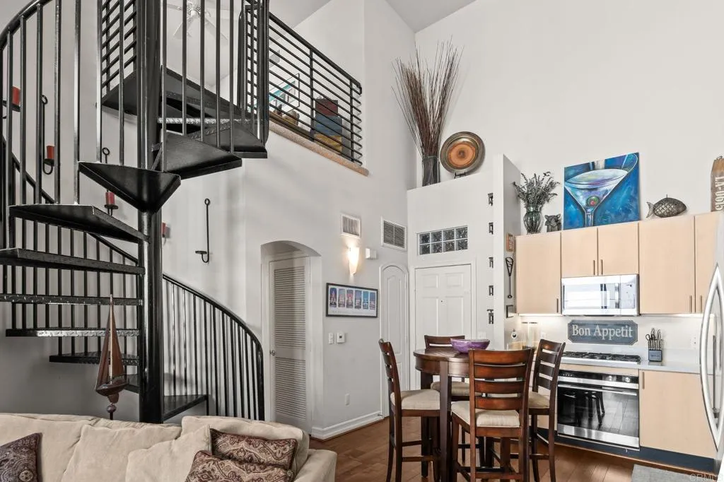 525 11th Avenue Unit 1501