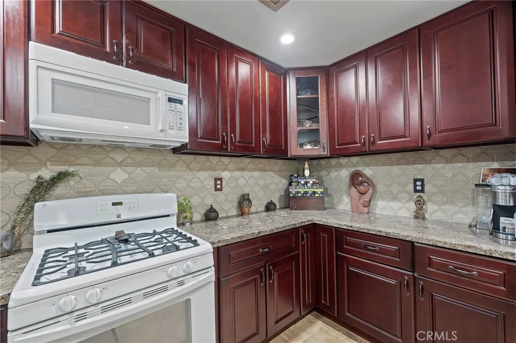 861 S Windsor Boulevard Unit 105