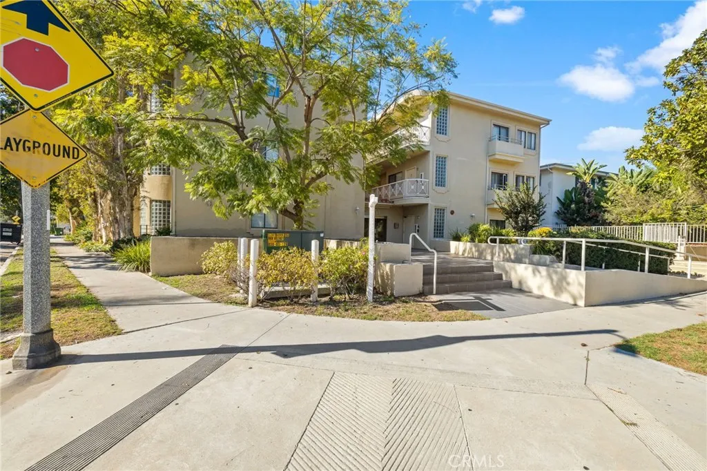 861 S Windsor Boulevard Unit 105