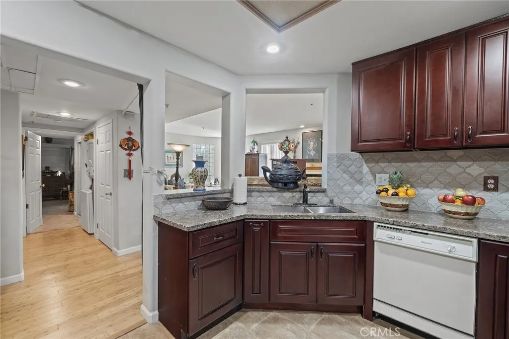 861 S Windsor Boulevard Unit 105