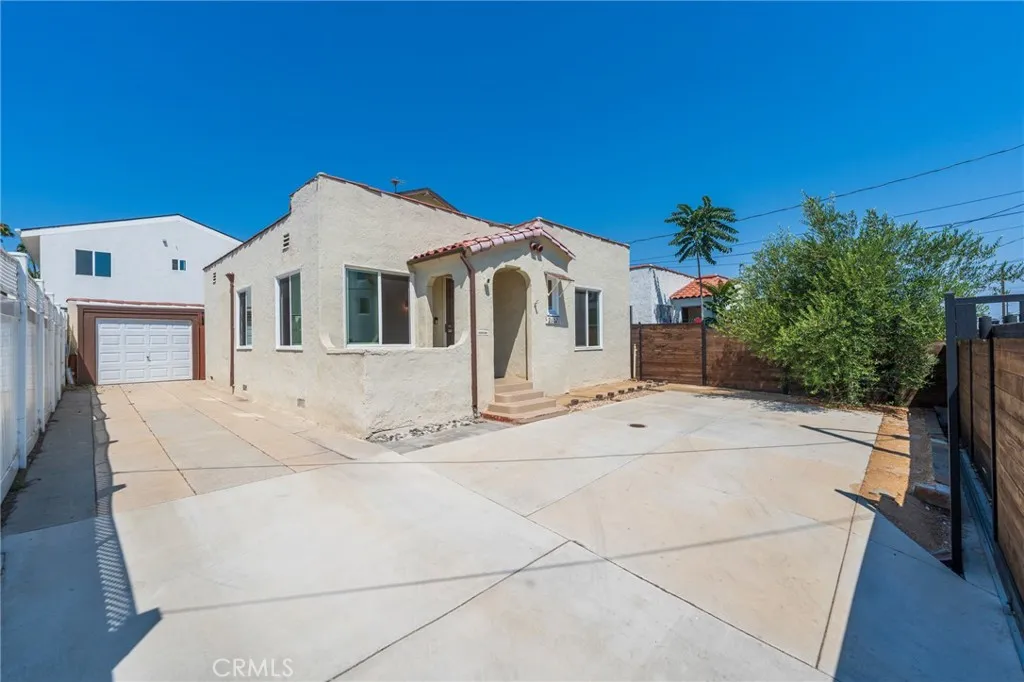 26021 President Avenue