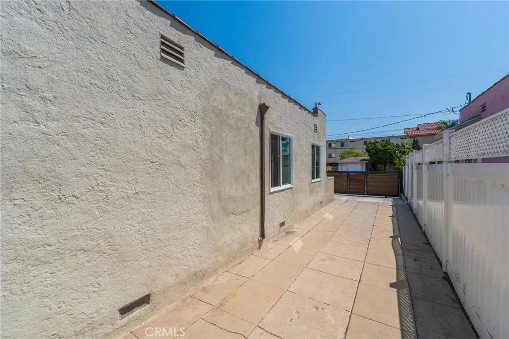 26021 President Avenue