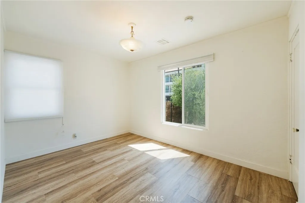 26021 President Avenue