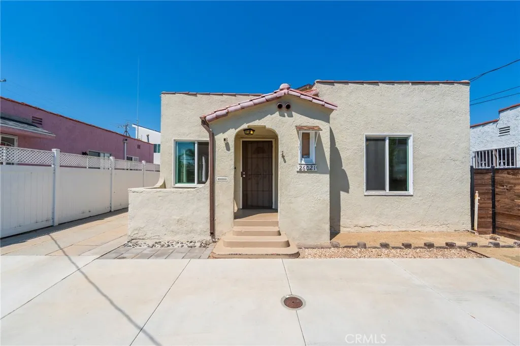 26021 President Avenue