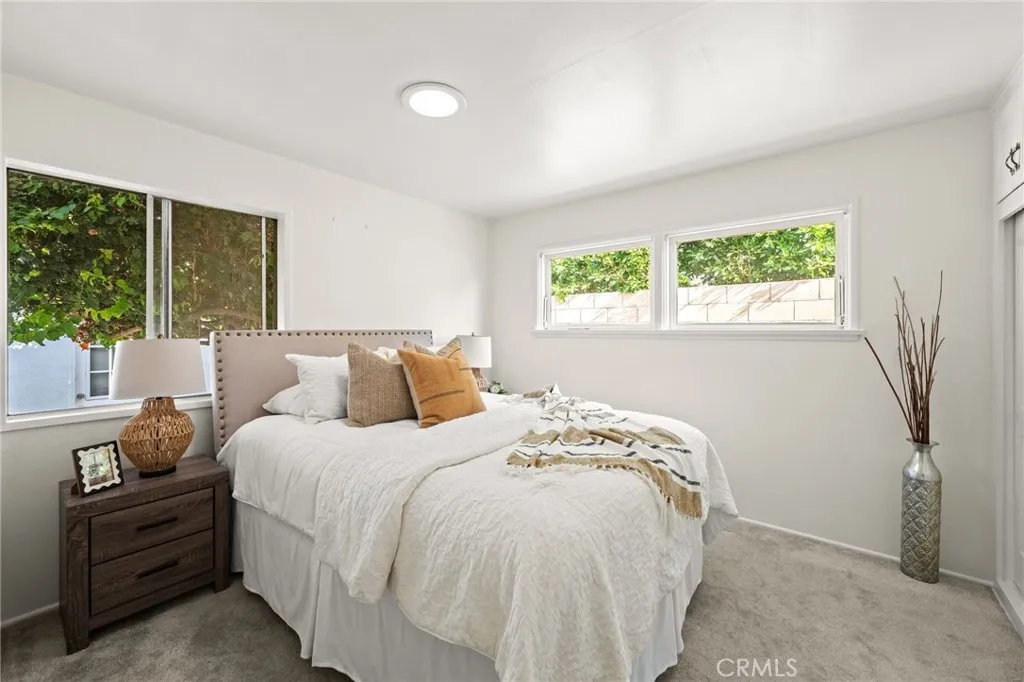 2689 Santa Ana Avenue