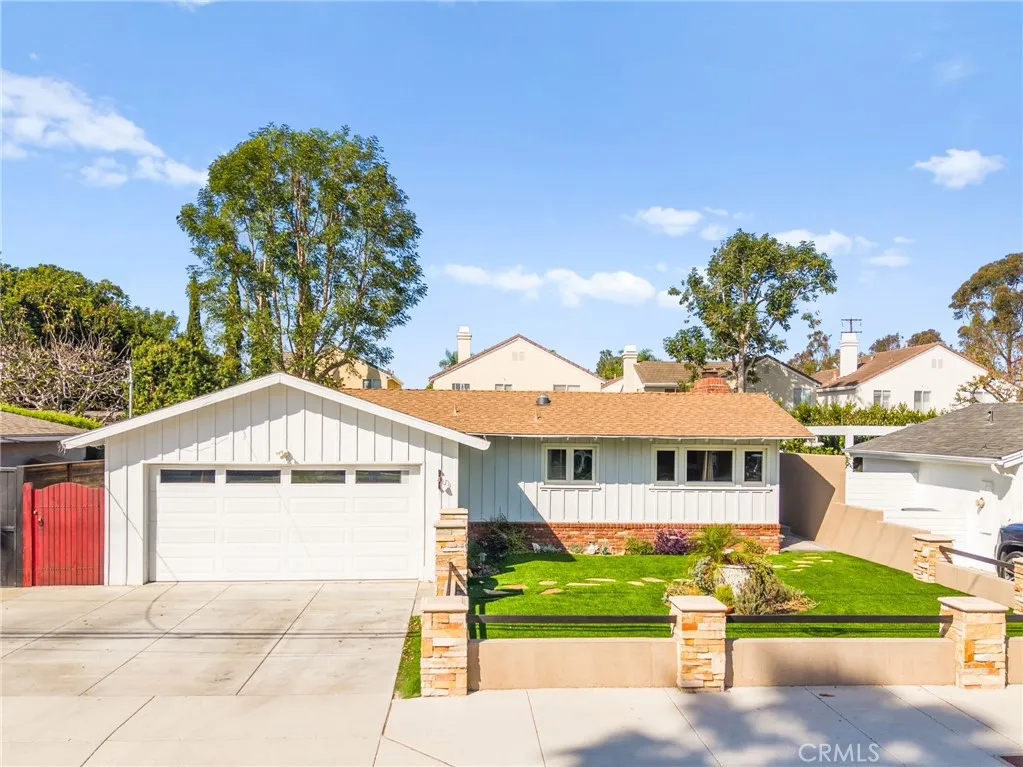 2689 Santa Ana Avenue