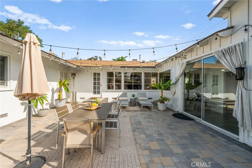 2689 Santa Ana Avenue