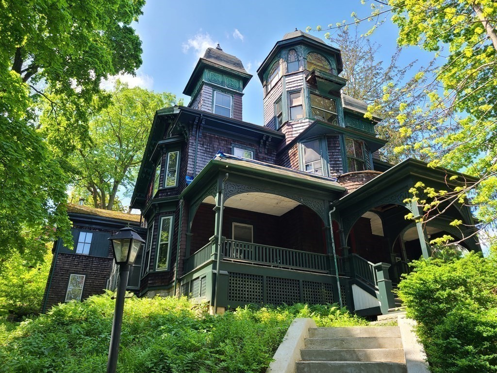 16 Summit St