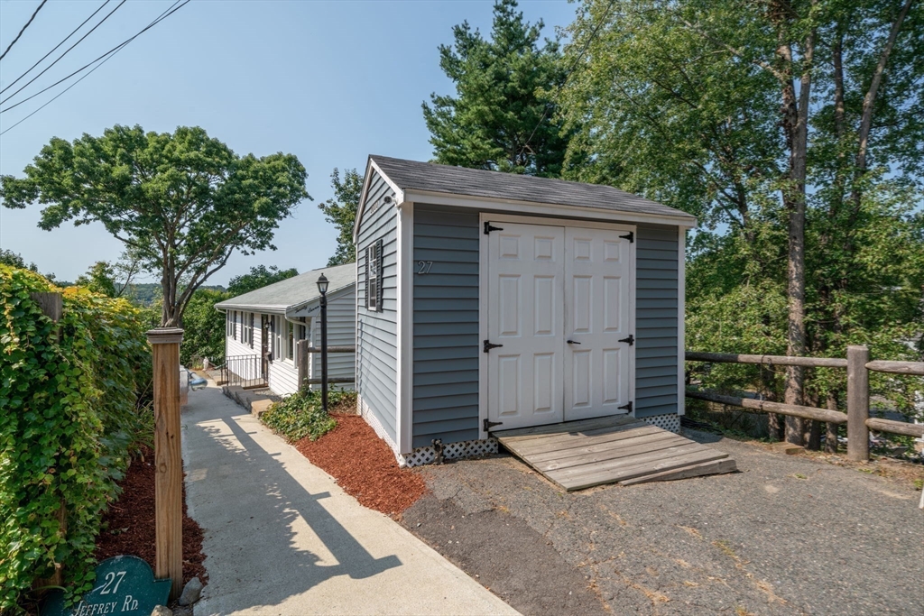 27 Jeffrey Rd