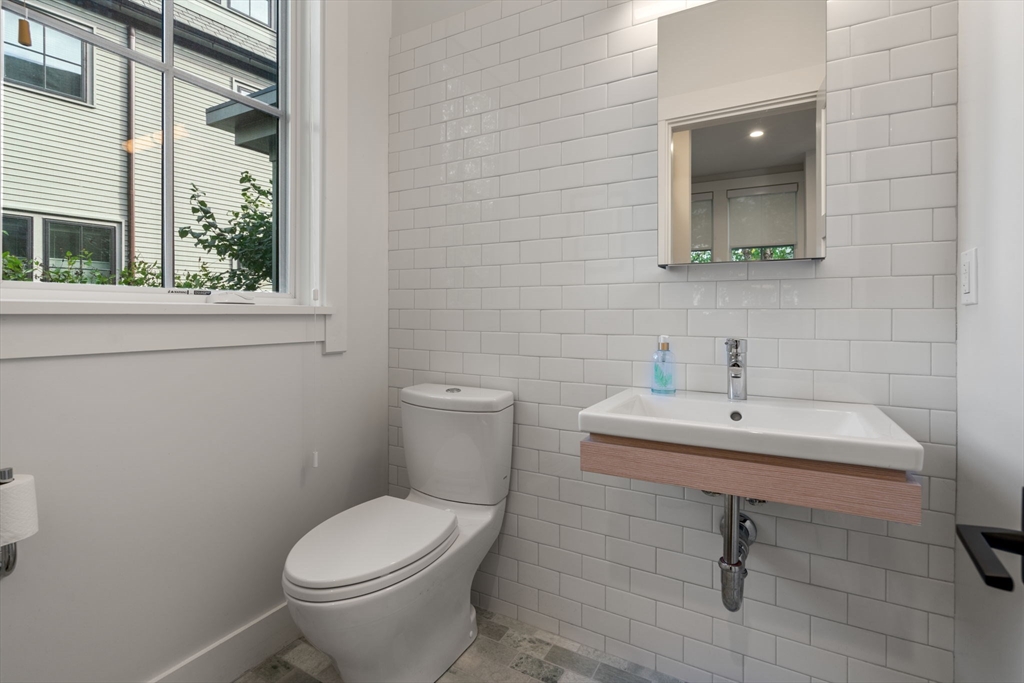 136 Cushing St # 136