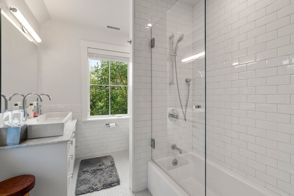 136 Cushing St # 136