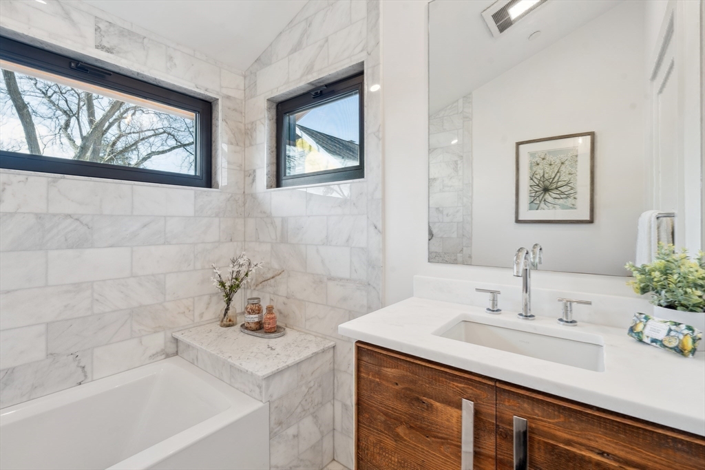 23 Reed Street # 2