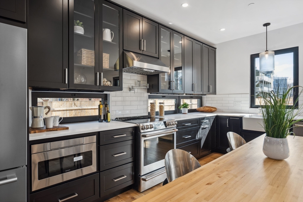 23 Reed Street # 2