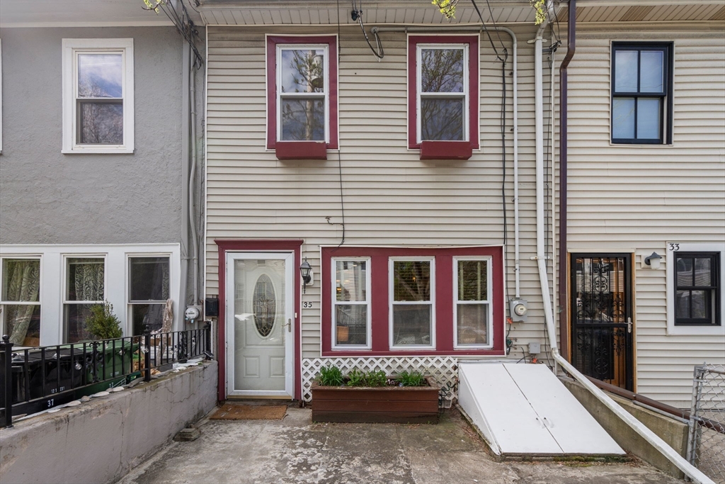 35 Berkeley St