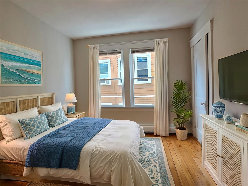 8-10 Chatham St # 4