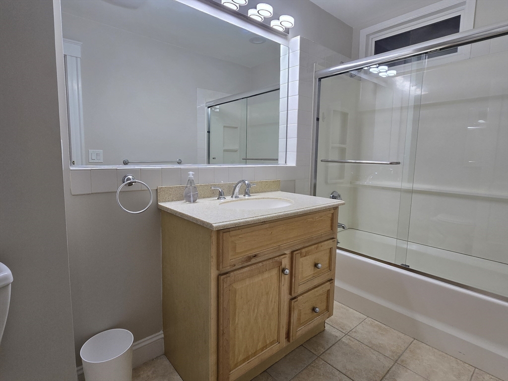8-10 Chatham St # 4