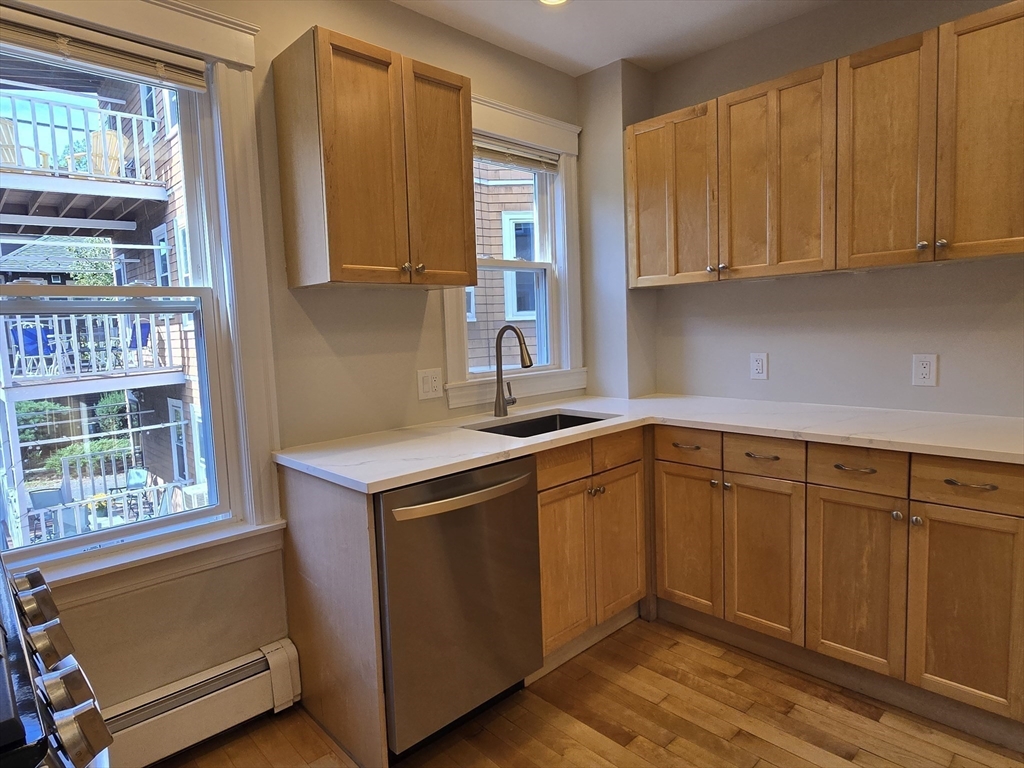 8-10 Chatham St # 4