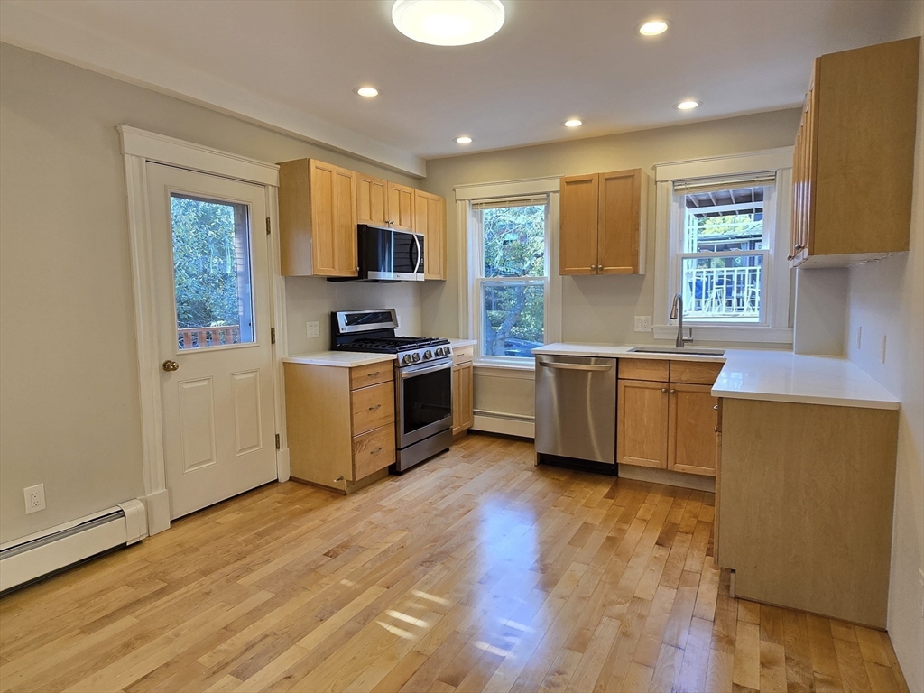 8-10 Chatham St # 4