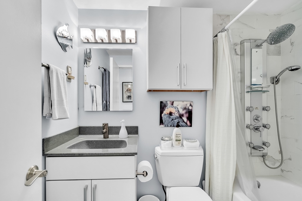 1105 Massachusetts Ave # 10A