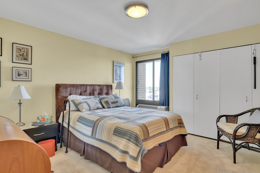 1105 Massachusetts Ave # 10A