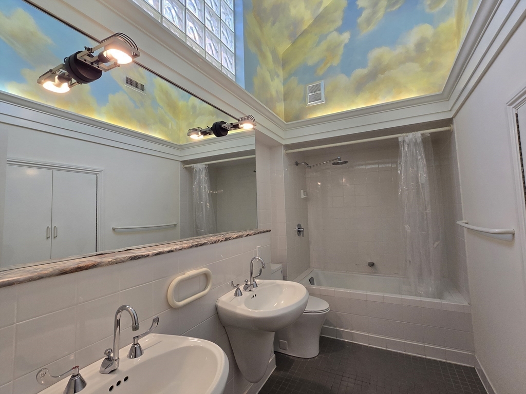 61 Otis St # 3