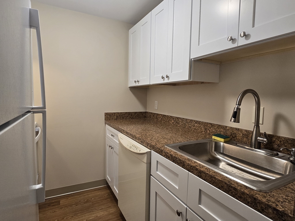 303 Lowell St # 1