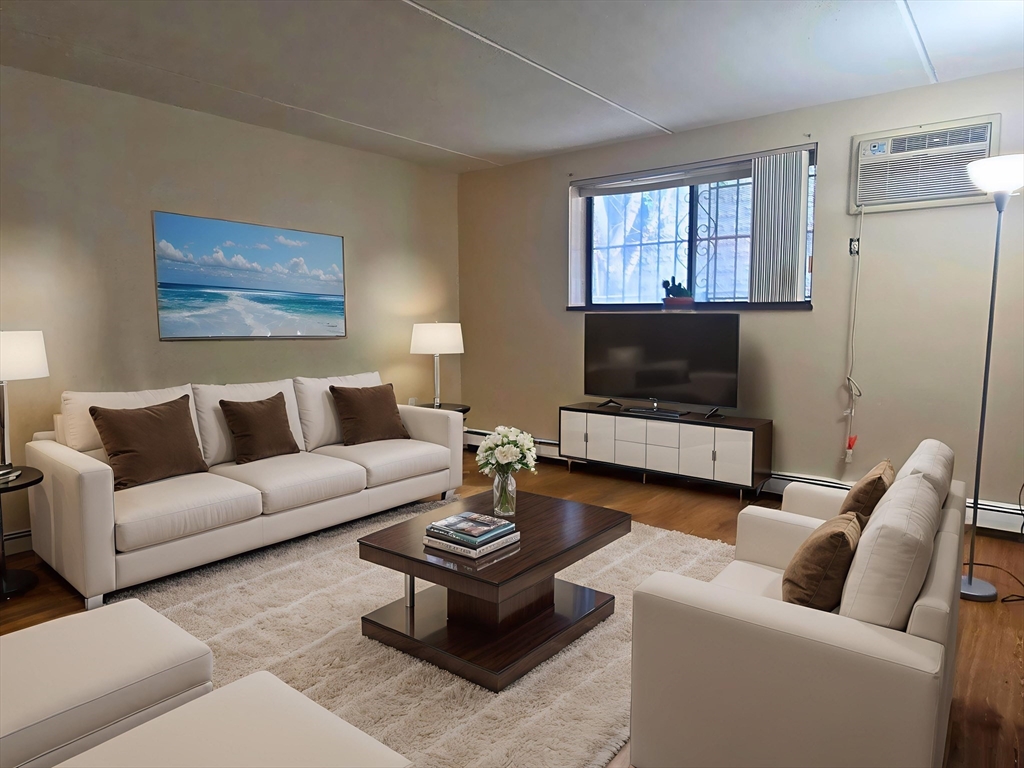 303 Lowell St # 1